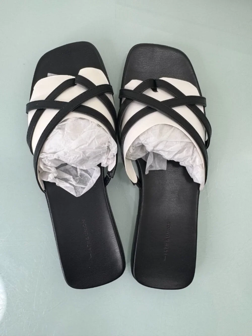 14TH and Union Caite Flat Sandals Women's Size 7.5 Black New In Box Minimalist
